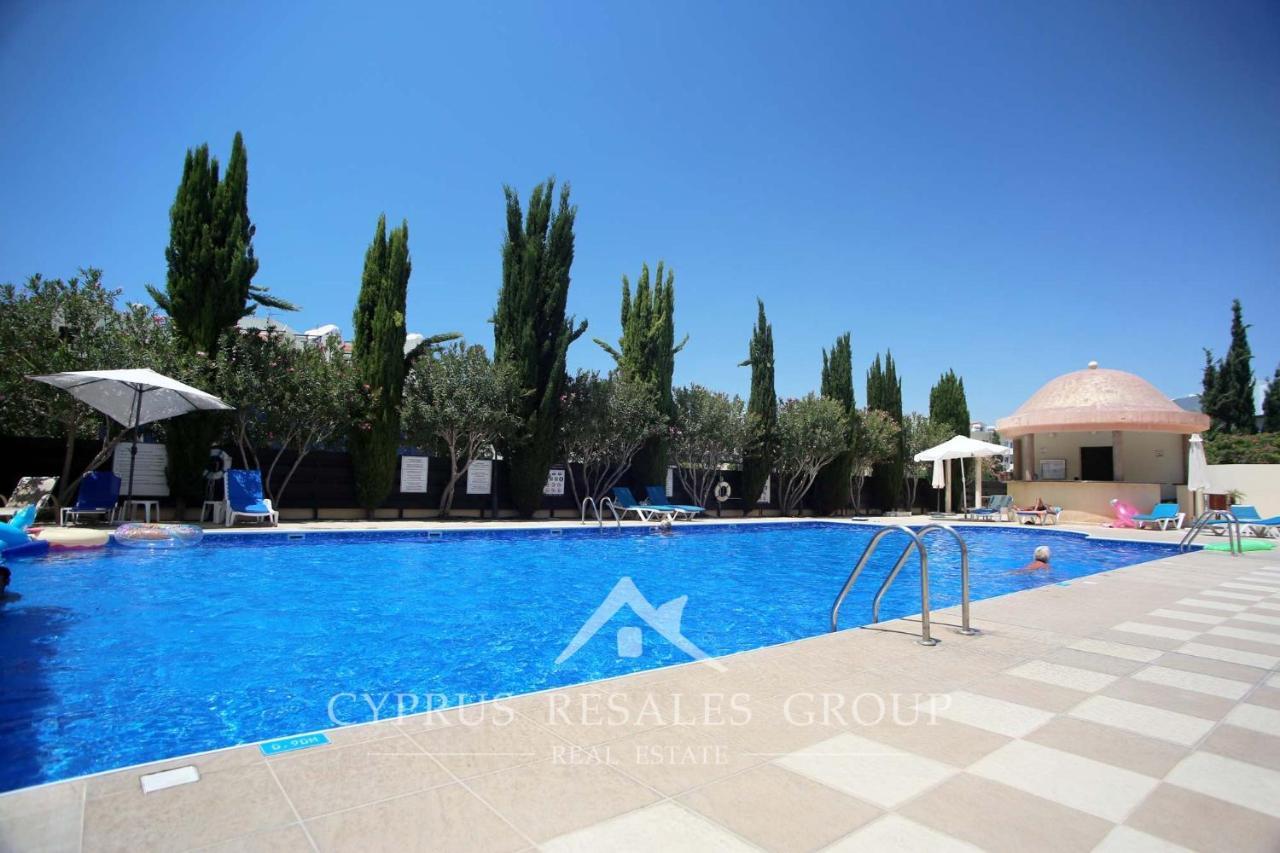 Queens Gardens Suite By The Sea, Pool And Mall Paphos Esterno foto